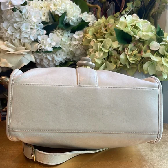 Coach Vintage Classic Legacy #4191 Soft Kelly Crossbody - Picture 7 of 16